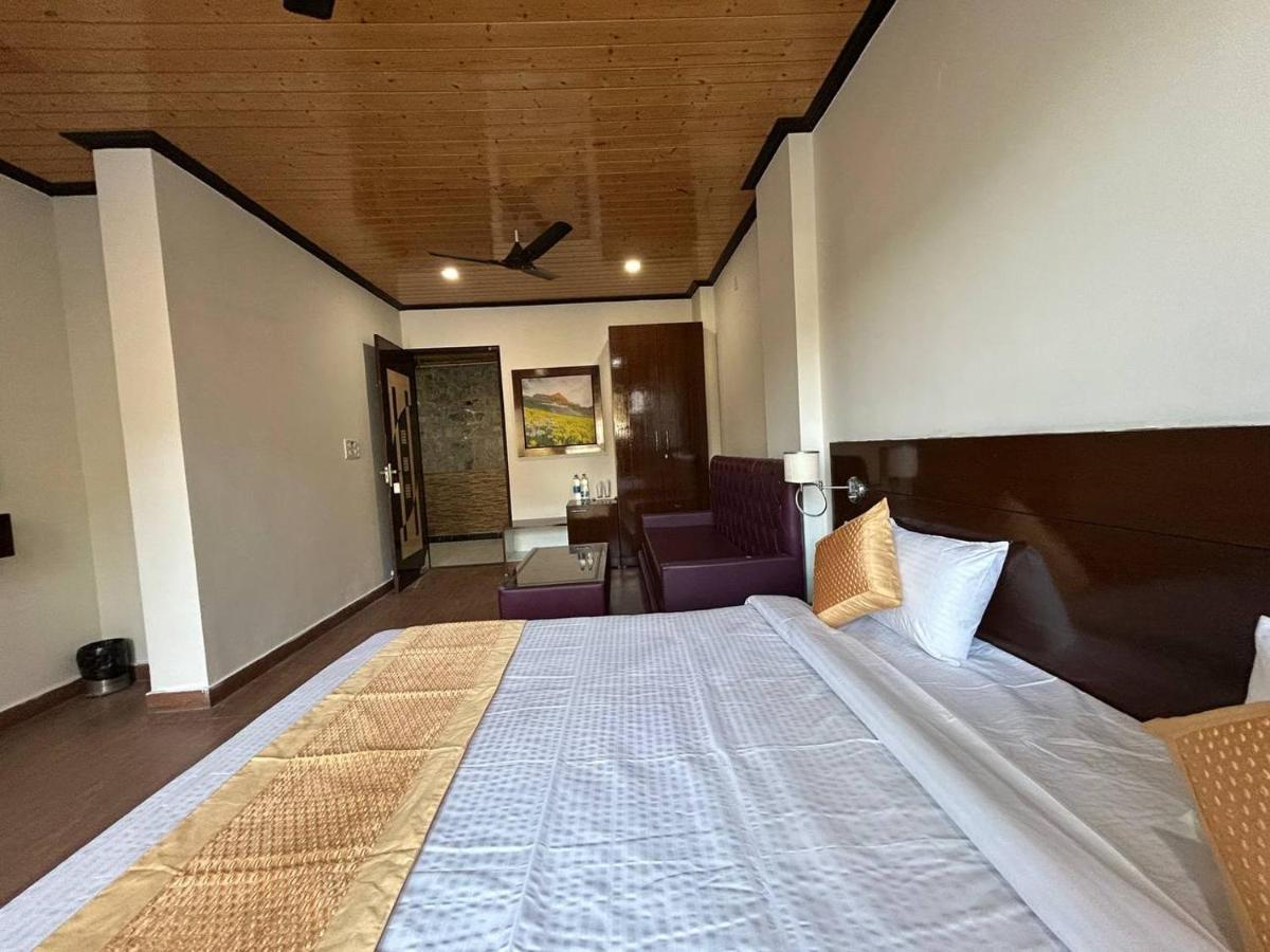 Hotel 7 Heavens 穆索里 外观 照片