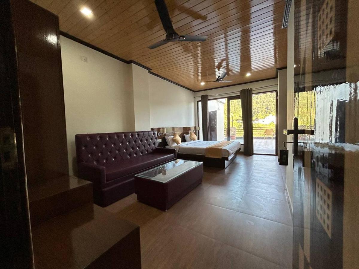 Hotel 7 Heavens 穆索里 外观 照片